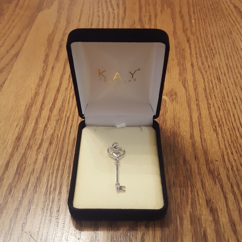 Kay heart key pendant